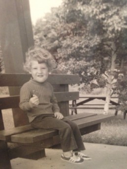 Image of Laura Kuhl as a child.
